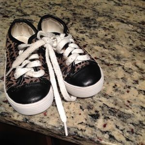 Michael Kors size 6 kids shoes